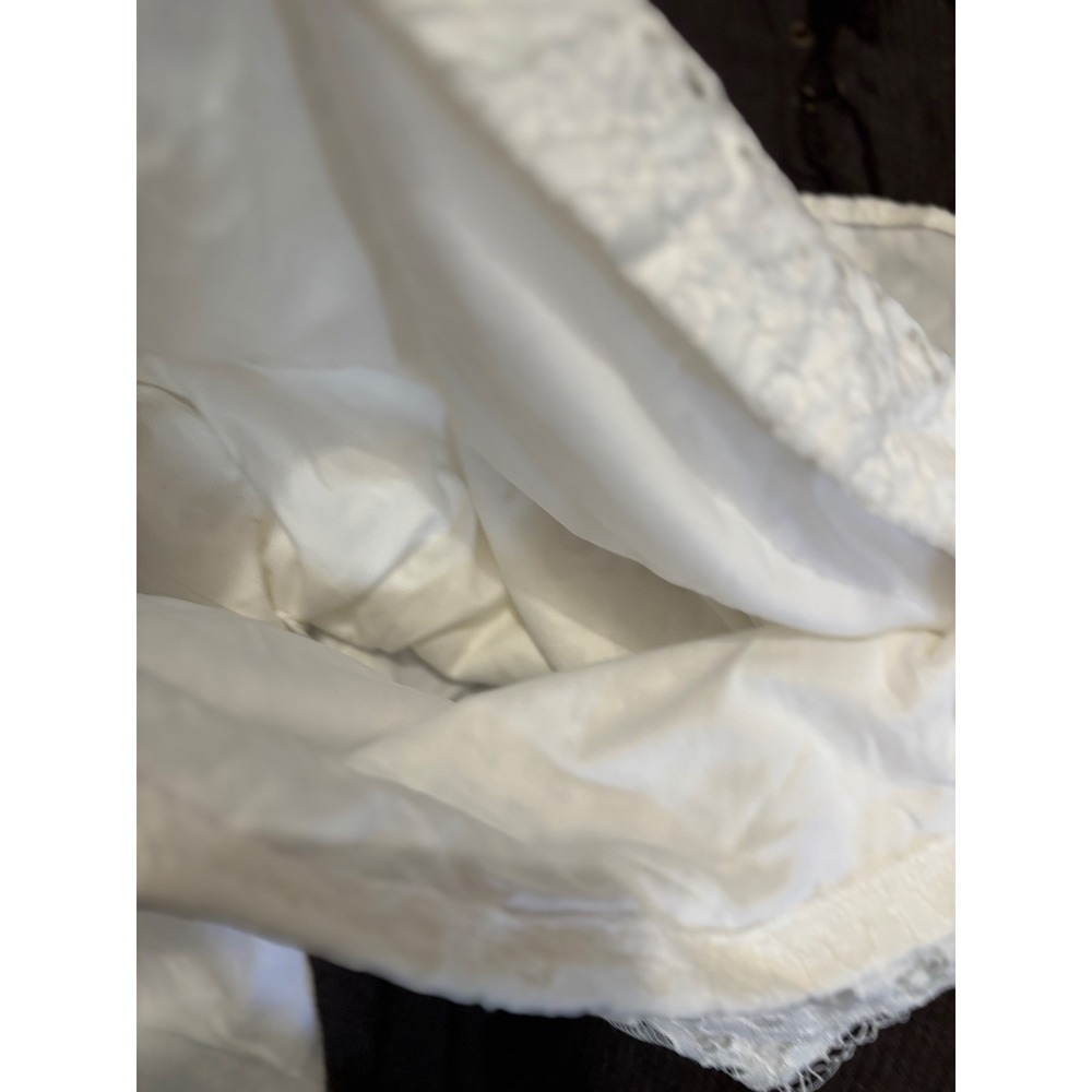 Pretty Little Thing White Lace halter dress - Picture 12 of 13